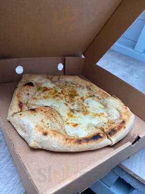 Amy's Courtyard Cafe & Gallery