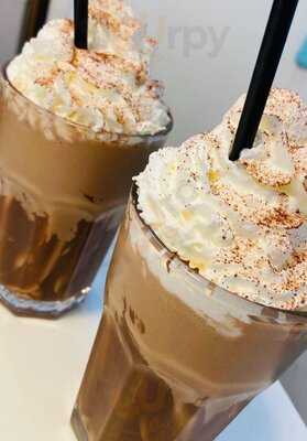 Amy's Courtyard Cafe & Gallery