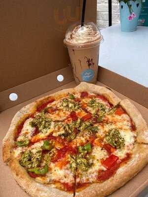 Amy's Courtyard Cafe & Gallery