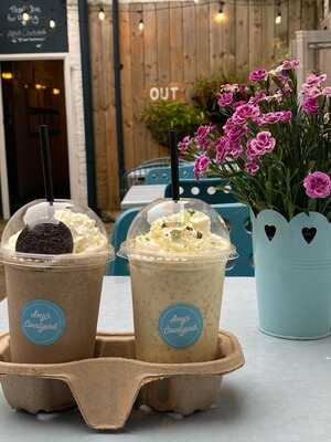 Amy's Courtyard Cafe & Gallery