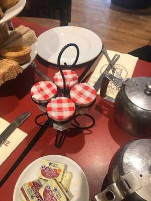 Patisserie Valerie Sutton