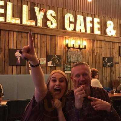 Kellys Cafe & Bar