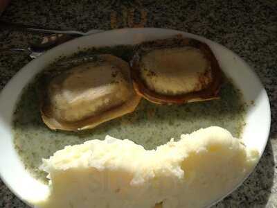 Robins Pie And Mash