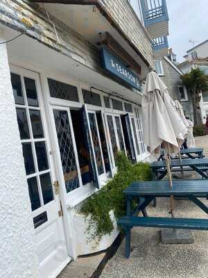 The Searoom By St Ives Liquor Co.