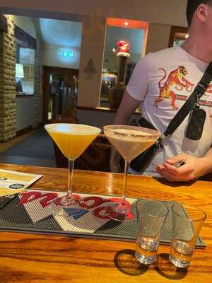 Centurion Table Table