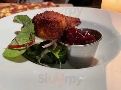 Andwhynot Bar & Restaurant