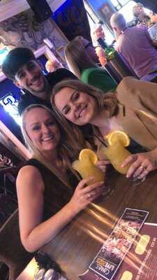 Andwhynot Bar & Restaurant