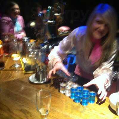 Bellinis Bar & Restaurant