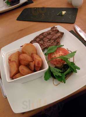 Mulberrys Restaurant & Grill