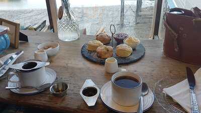 The Sun Pier Riverside Cafe