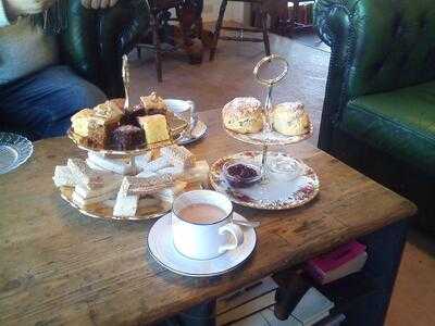 The Sun Pier Riverside Cafe