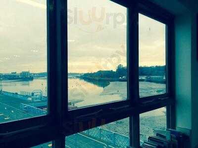 The Sun Pier Riverside Cafe
