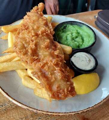 Pebbles Fish & Wine Bar