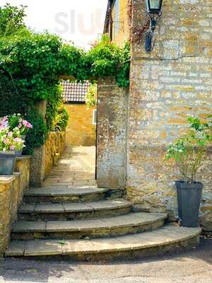 The Crown And Victoria Inn