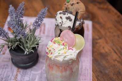 Cock N Bull Co - Photo 8