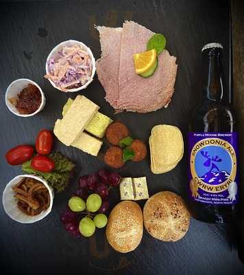 Pennau Crafts And Coffee Shop