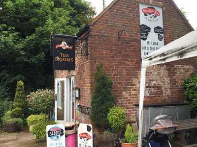 The Lock Inn And Old Smithy Tearoom