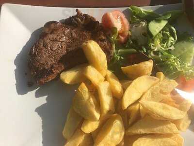 The Lock Inn And Old Smithy Tearoom