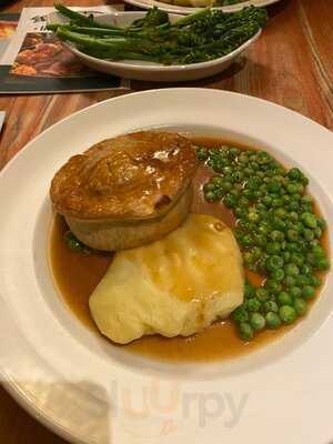 Ashbridge Inn Table Table