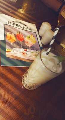 Ashbridge Inn Table Table