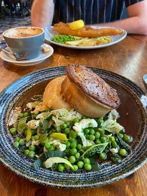 Ship & Trades Restaurant