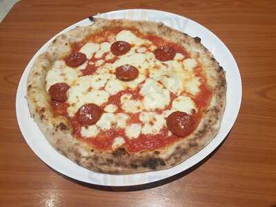 Penguin Cafe & Pizza