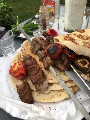 Penguin Cafe & Pizza