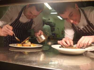 Squires Restaurant At Bridgewood Manor