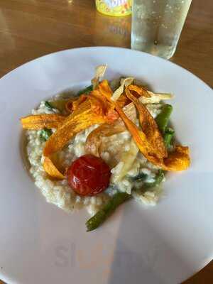 Royal Pier Upstairs Bar