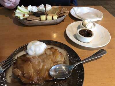 Royal Pier Upstairs Bar