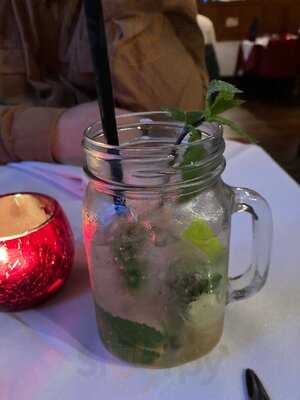 Aqua Food & Mood  - Warwick