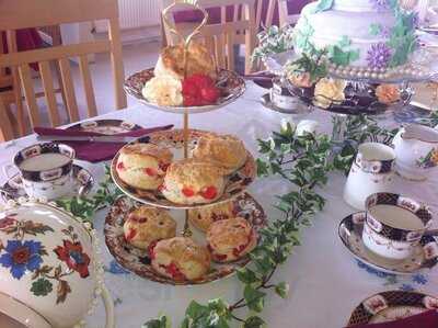 Amelia's Antiques, Collectables, Crafts & Tearoom