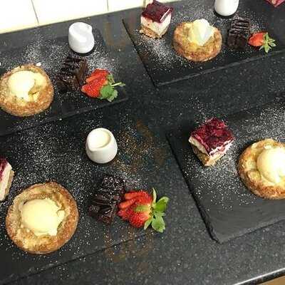 Fountain Inn Trefechan