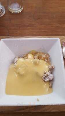 Fountain Inn Trefechan