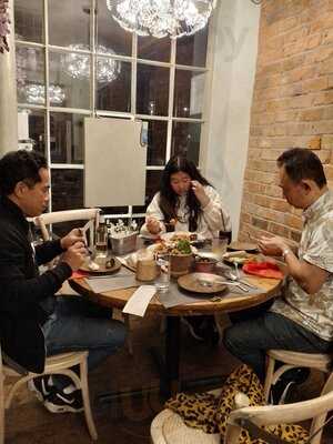 Giggling Squid - Warwick