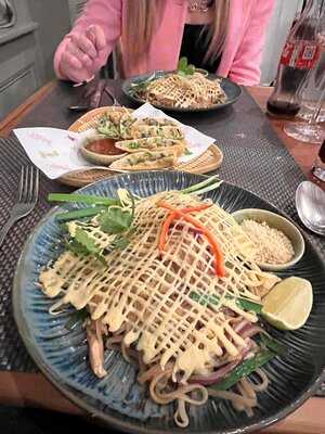 Giggling Squid - Warwick