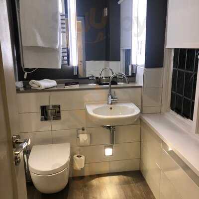 Hogarths Stone Manor