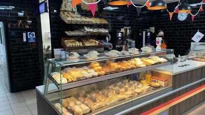 Couzens Bakery & Coffee Lounge