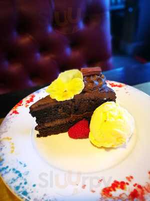 The Sand Martin Kitchen, Bar And Lounge