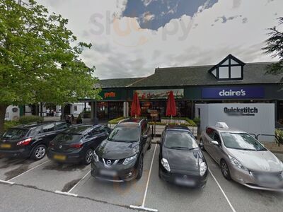 Giraffe - Cheshire Oaks