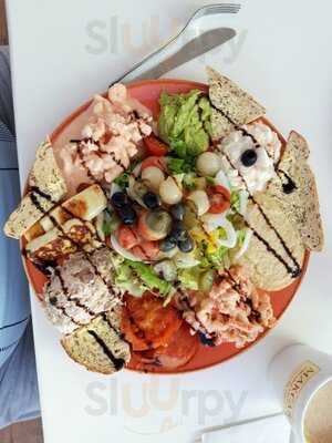 Makcari's Coffee Lounge & Ice Cream Parlour