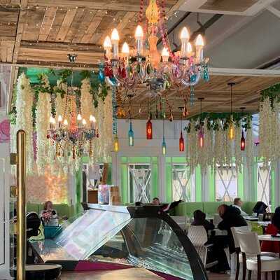 Makcari's Coffee Lounge & Ice Cream Parlour