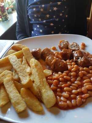 Half Moon Inn And Country Lodge