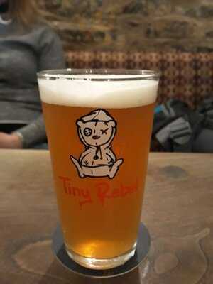 The Ship And Castle Pub