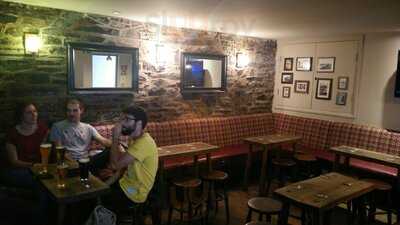 The Ship And Castle Pub