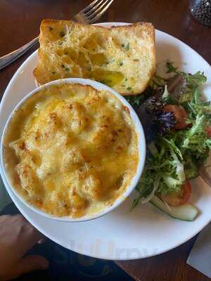 The Saint Bar & Kitchen