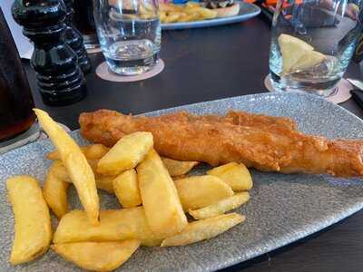 Tom Morris Bar & Grill