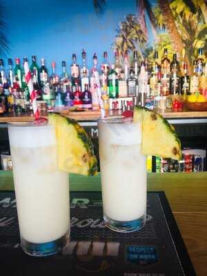 Makai Beach Cafe & Bar