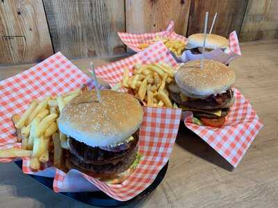 Makai Beach Cafe & Bar