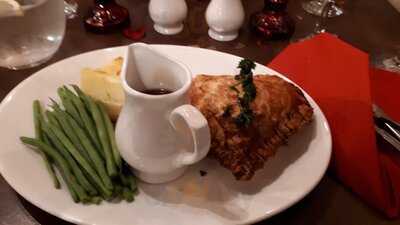 Restaurant At Gainsborough House Hotel